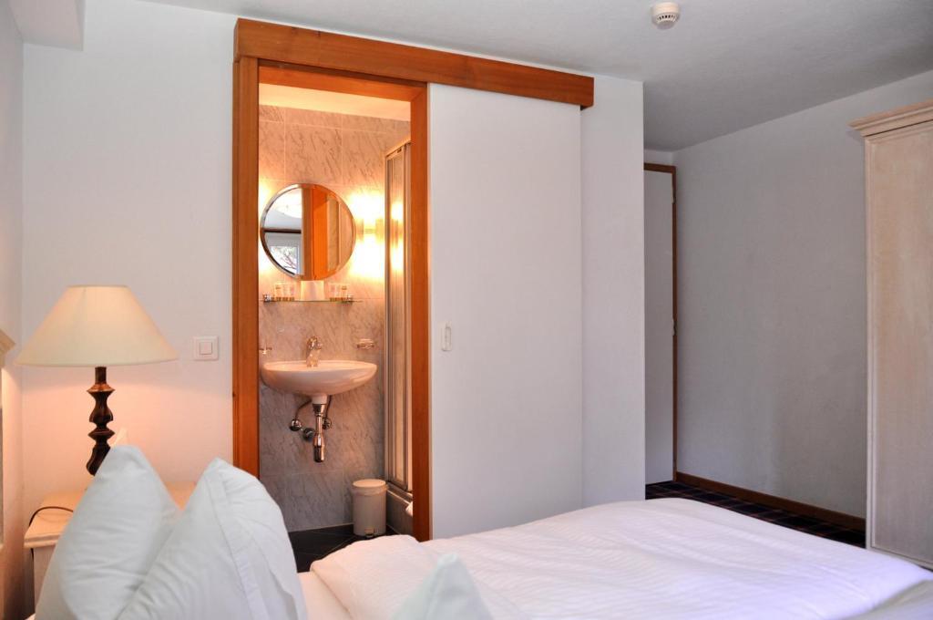Hotel De La Paix Champéry Pokoj fotografie